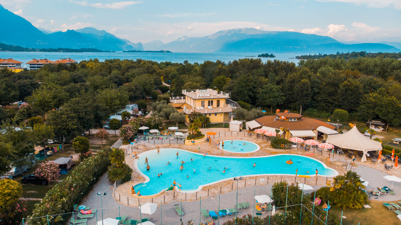 campeggi con piscina lago di garda